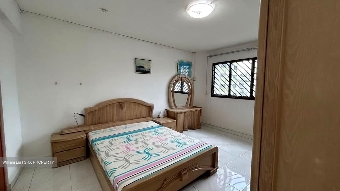 Blk 238 Jurong East Street 21 (Jurong East), HDB 5 Rooms #538001211